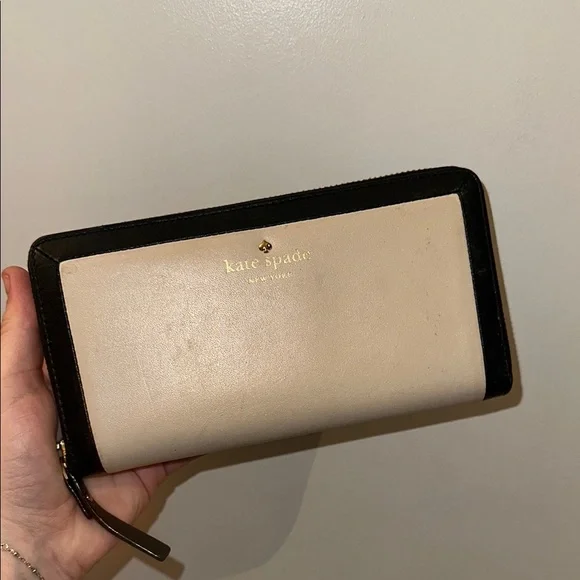 Kate Spade Morgan Color blocked Zip-around Continental  Black and Cream Wallet - Picture 1 of 4
